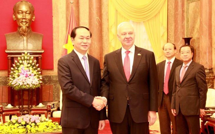 Tran Dai Quang reçoit les ambassadeurs russe et japonais  - ảnh 1